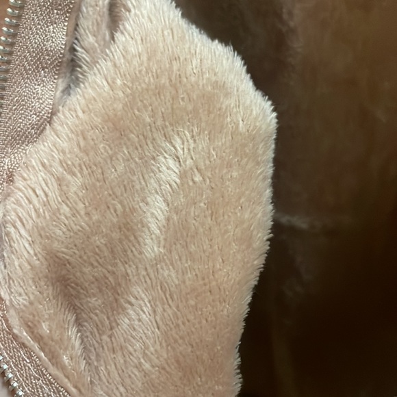 Fluffy Jacket || Brand: Active Usa || Size Small || Color: Pink (USED) - Picture 3 of 4